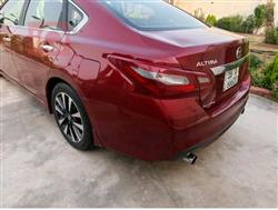 نيسان ألتيما